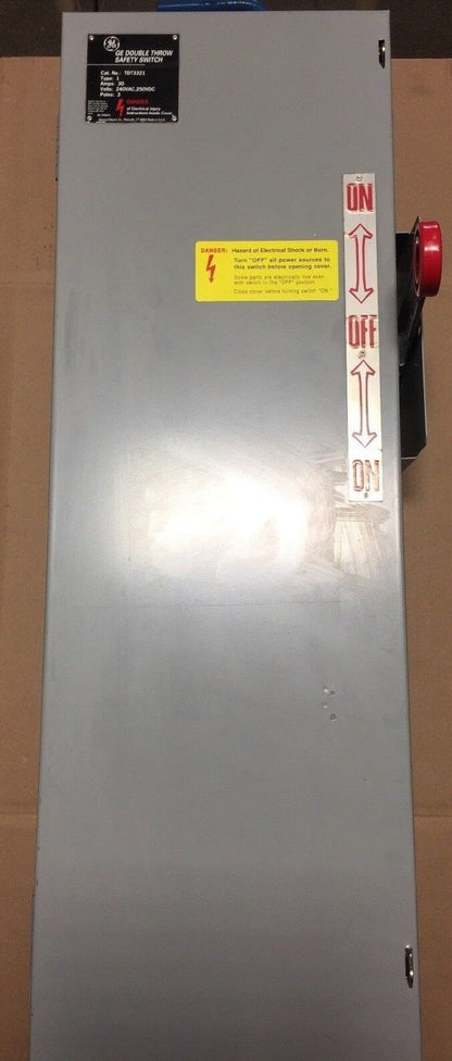 GE TDT3321 DOUBLE THROW SAFETY SWITCH 30 AMP 240 VAC 250 VDC 3 POLES TYPE 1