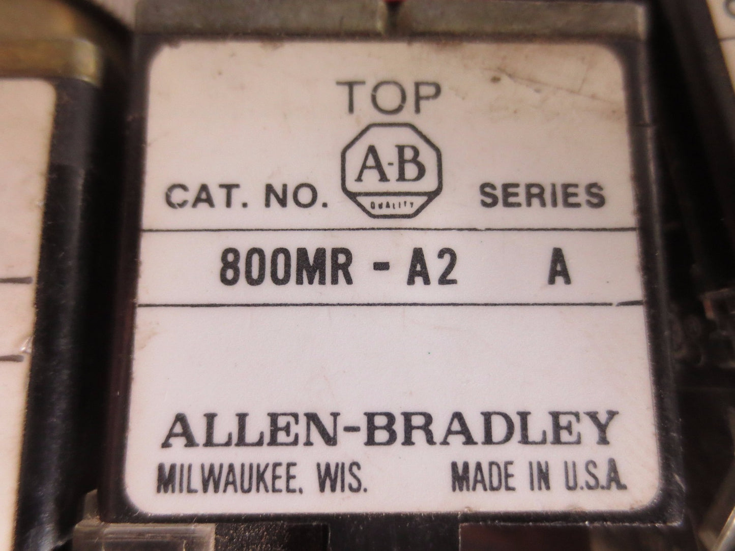 ALLEN-BRADLEY 800MR-A1, 800MR-A2, 800MR-A6 PUSHBUTTONS & 2-POS. SELECTOR SWITCH