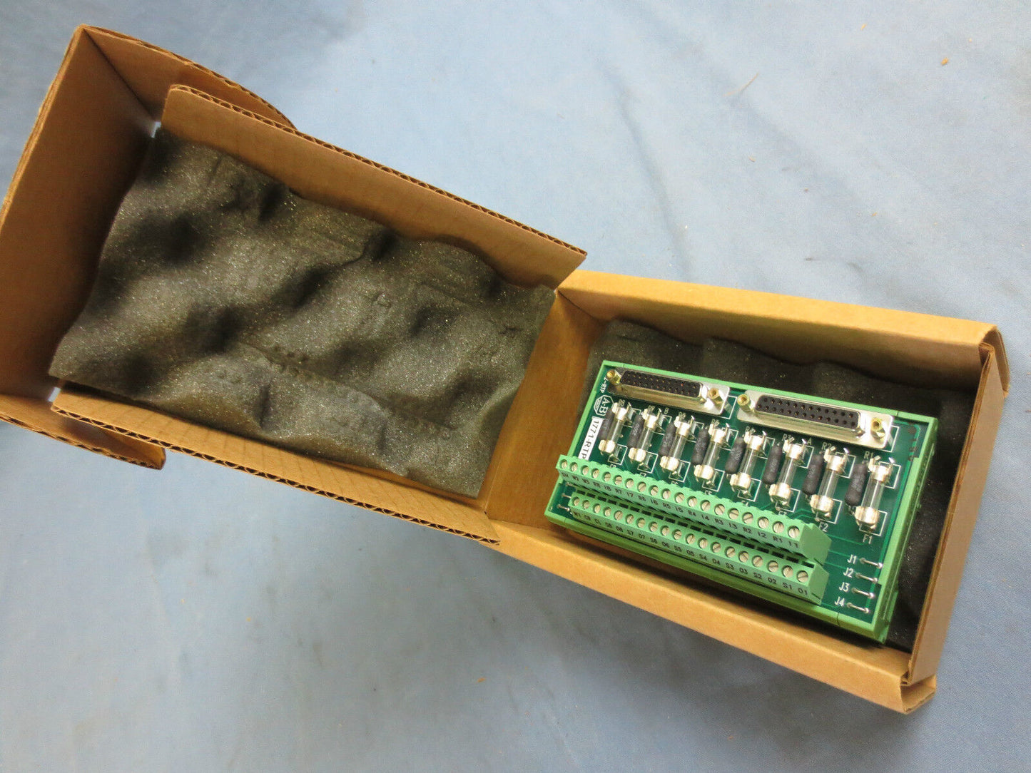 ALLEN-BRADLEY 1771-RTP3 REMOTE TERMINATION TERMINAL 8-POINT w/FUSES - PLC-5 NEW