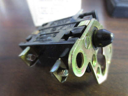 GENERAL ELECTRIC CR2940U202 HEAVY-DUTY OILTIGHT CONTACT BLOCK - NEW SURPLUS