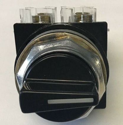 GENERAL ELECTRIC CR104P SELECTOR SWITCH 3POS. NEMA A600