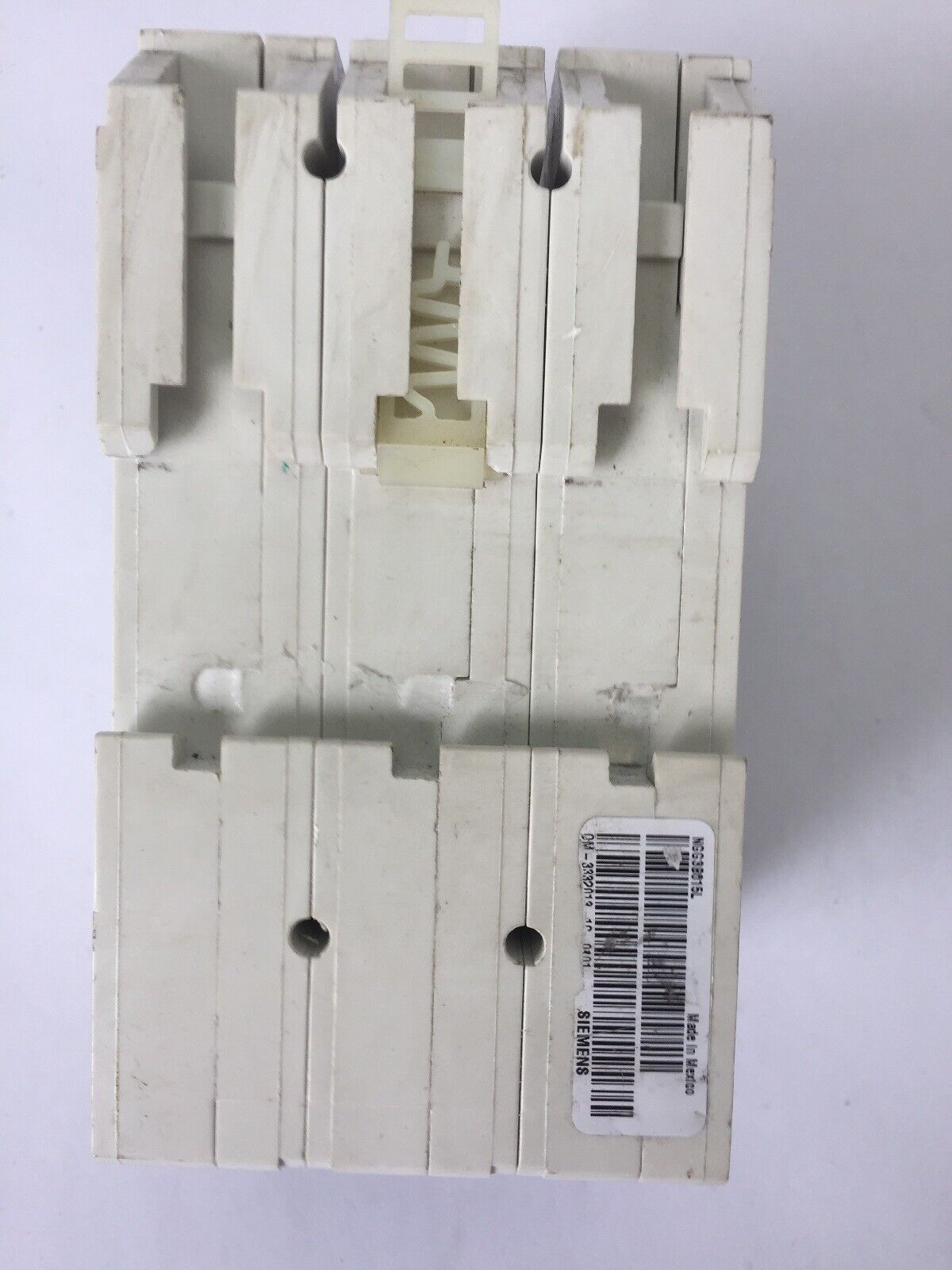 SIEMENS NGG3B015 CIRCUIT BREAKER 600Y/347 VAC 250 VDC 15 AMP 3 POLE TYPE NGG