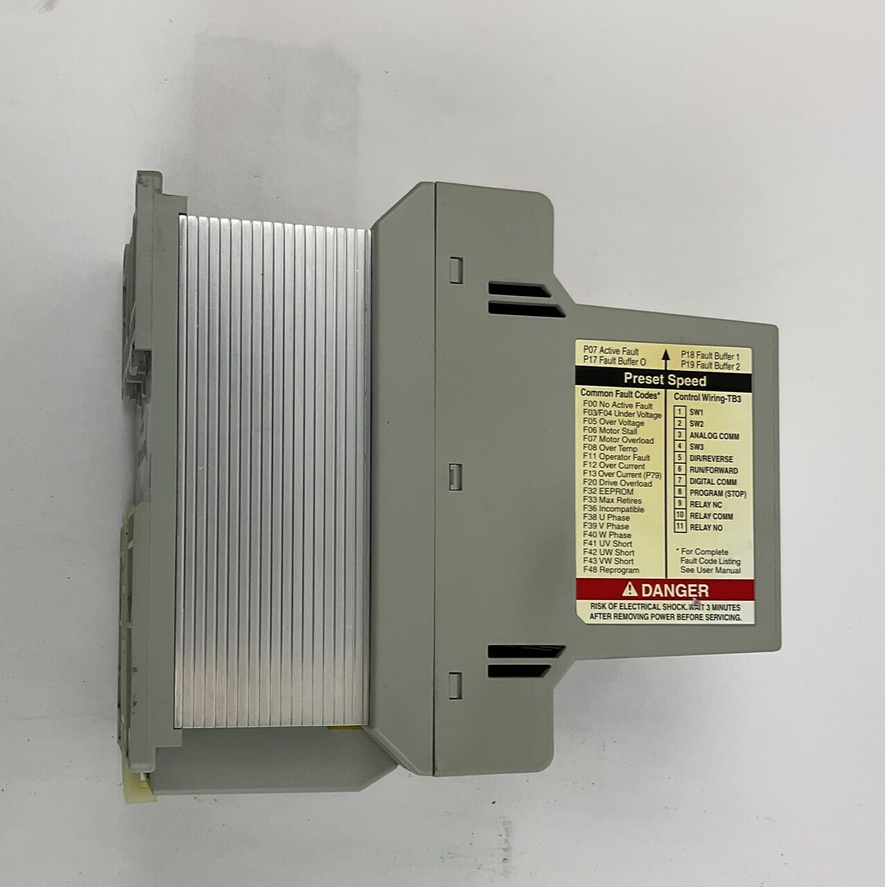 ALLEN BRADLEY 160-BA03NPS1 SPEED CONTROLLER SER.C FRN7.04 1HP .75KW 460V 2.8A