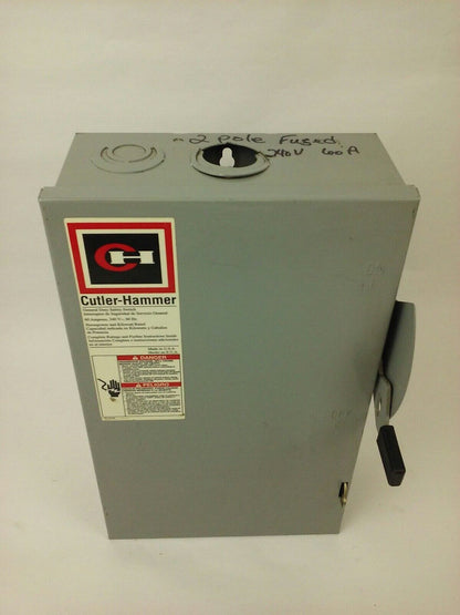 CUTLER HAMMER DG222NGB, SER.B, G.D. SAFETY SWITCH, 60A, 240V, 60HZ, FUSIBLE,USED