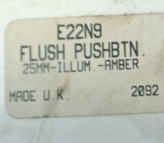 CUTLER-HAMMER E22N9 FLUSH ILLUM PUSHBUTTON OPERATOR / AMBER / 25mm / NEW SURPLUS