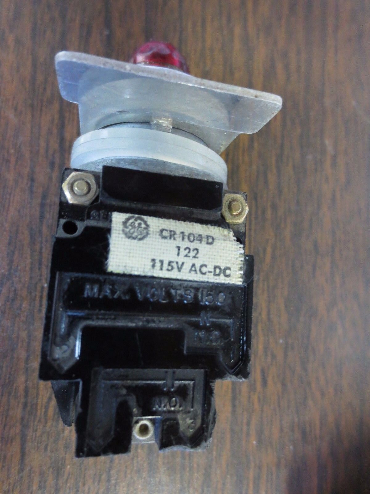 GENERAL ELECTRIC CR104D PUSH-TO-TEST BUTTON / LIGHT - RED - 115VAC/DC