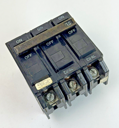 GE - THQL32015 - COMMON TRIP CIRCUIT BREAKER - 3 POLE, 15 A, 240 VAC