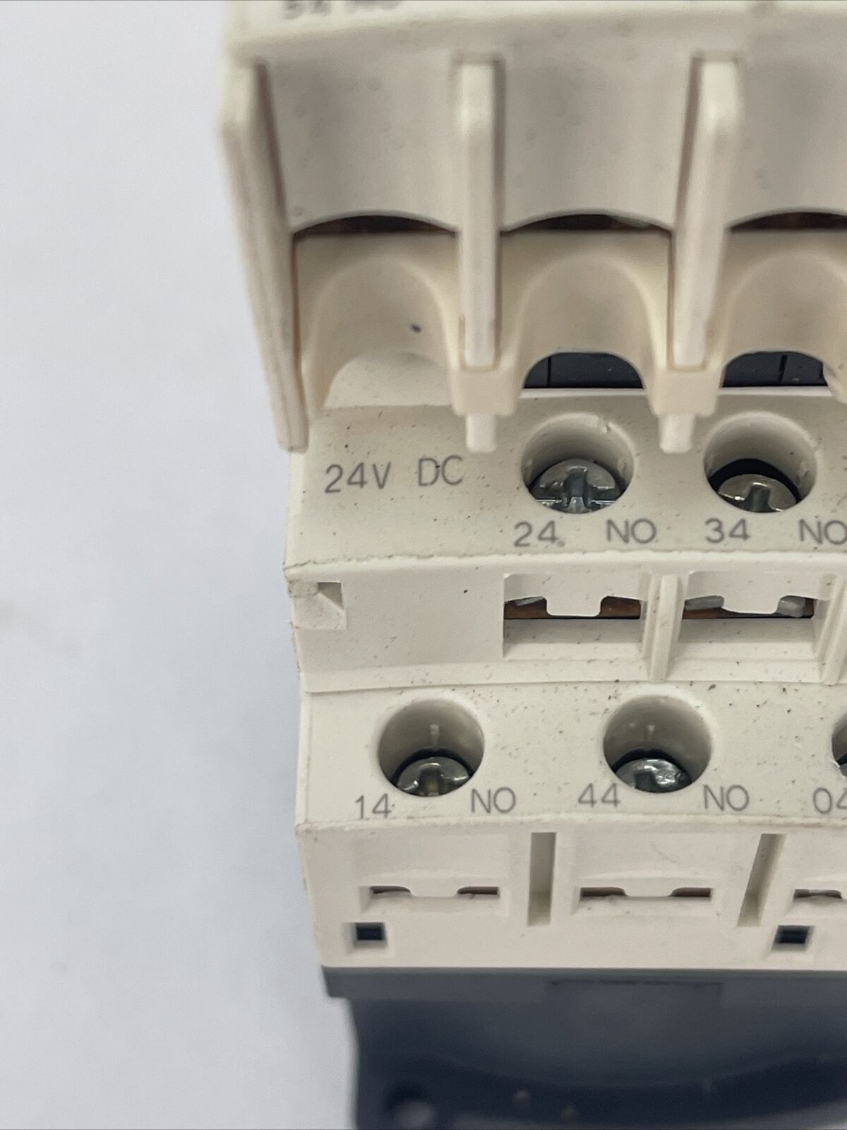TELEMECANIQUE CAD50BD CONTACTOR 10A 600VAC COIL 24VDC LAD4TBDL 5-24V LADN22 LA1