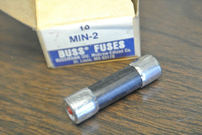 LOT of 7 / BUSS MIN2 INDICATING FUSE / 2A / 250V / NEW SURPLUS / MIN-2