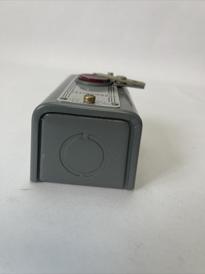 WESTINGHOUSE SD2 PB STATION STOP SINGLE UNIT WITH LATCH STANDARD DUTY 600V
