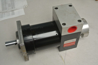 MOOG 99021-001 / 9.98 / 40021 MHA / Qv=81 cm 3/4 / SERVO MOTOR (???)