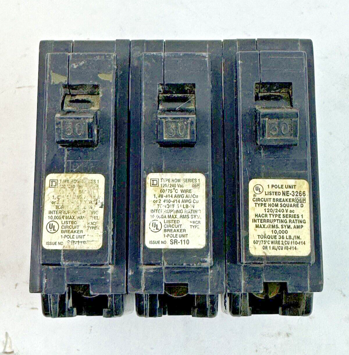 SQUARE D **LOT OF 3** HOM130 - CIRCUIT BREAKERS - 1 POLE/ 30 A/ 240 VAC