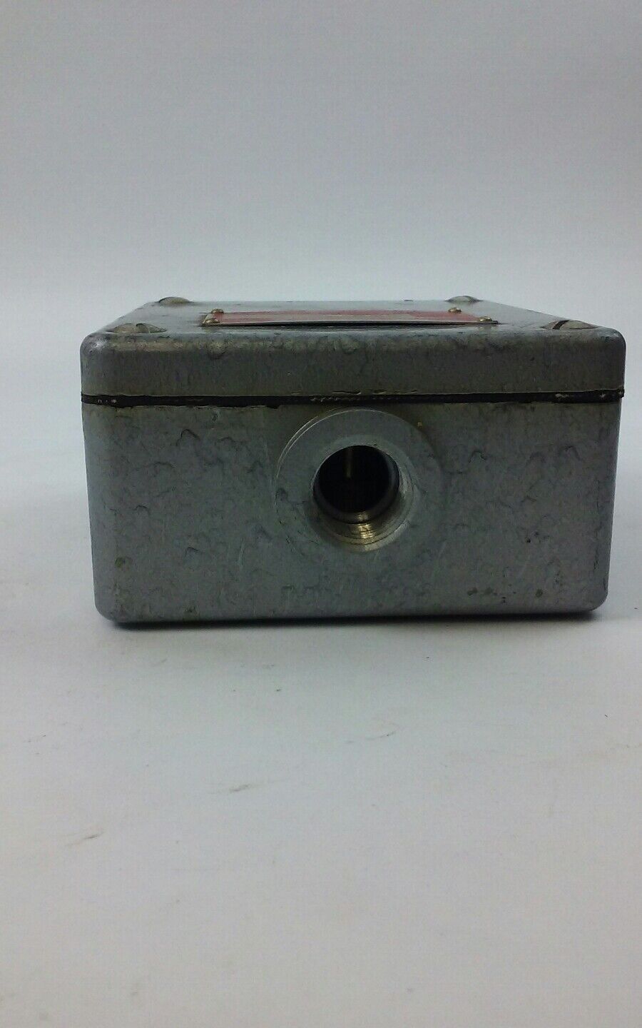 MELETRON 312 PRESSURE ACTUATED SWITCH CAT NUMBER 312-65A