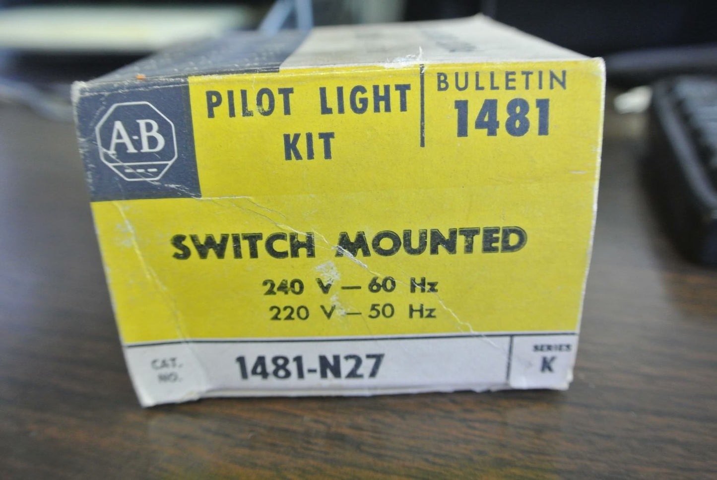 ALLEN-BRADLEY 1481-N27 SWITCH-MOUNTED PILOT LIGHT KIT - 220-240V - NEW SURPLUS
