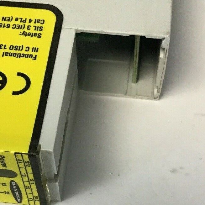 BANNER AT-FM-10K SAFETY RELAY 24VDC**** (PARTS ONLY) NOT WORKING*****