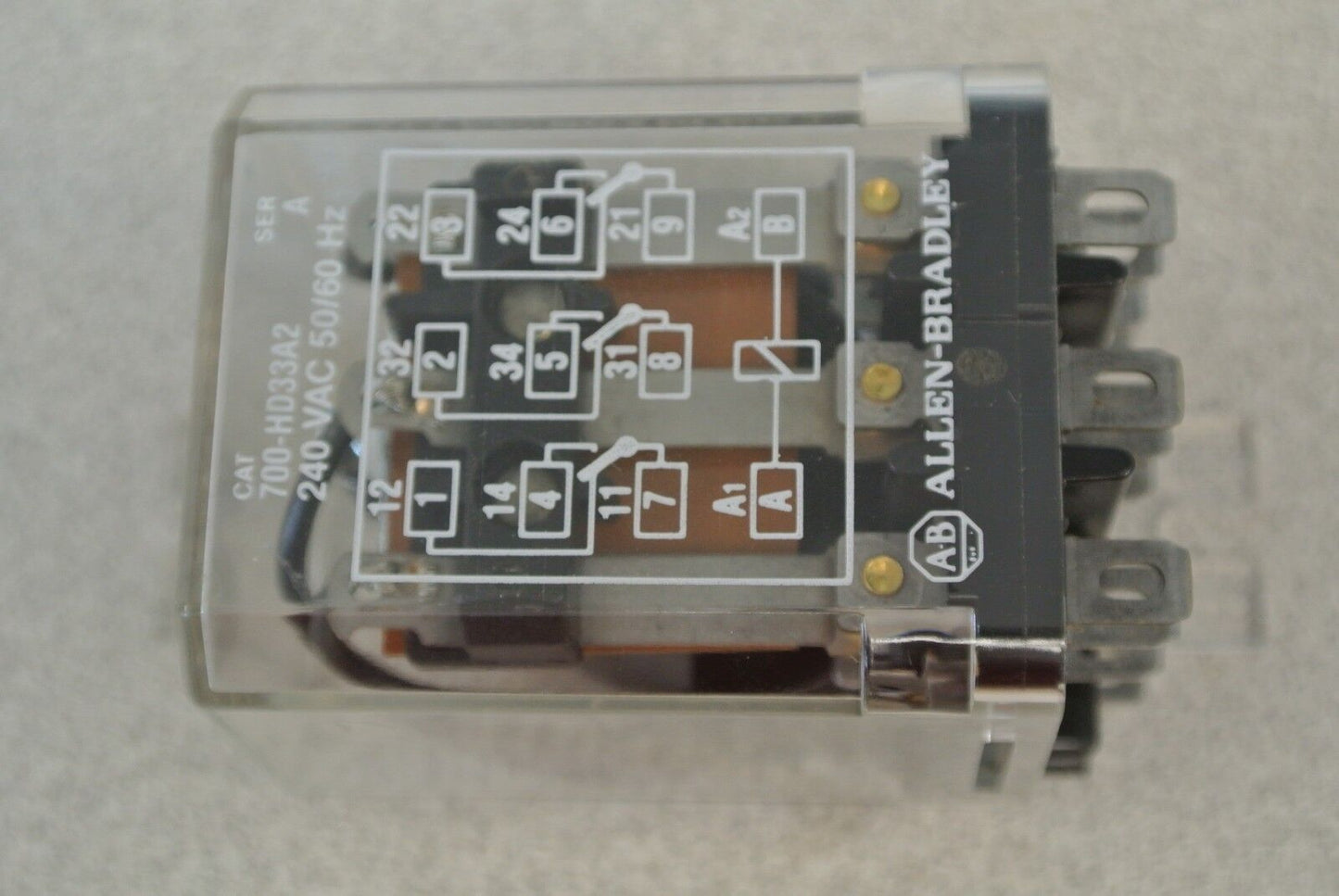 ALLEN-BRADLEY 700-HD33A2 Ser. A / TYPE H CONTROL RELAY / 10A / 3PDT NEW SURPLUS