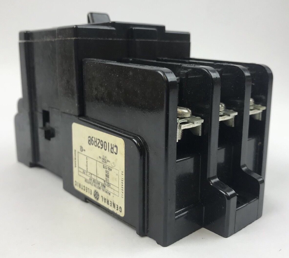 GE CR1062R9B MANUAL STARTER NEMA SIZE M-0 TOGGLE OPERATED 3 POLE 3 OLS