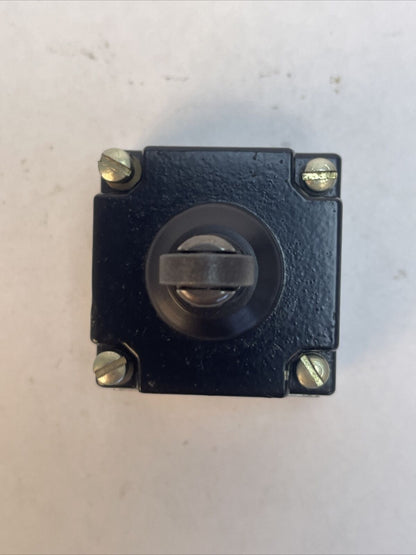 GE CR215GH87 TOP ROLLER PLUNGER HEAD ONLY WITH VITON SEALS FOR PLUG IN LIMIT SWI