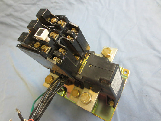 ALLEN-BRADLEY 592-TPD300 Ser. A OVERLOAD RELAY 304A w/ 592-JOV16 w/ W39 HEATERS