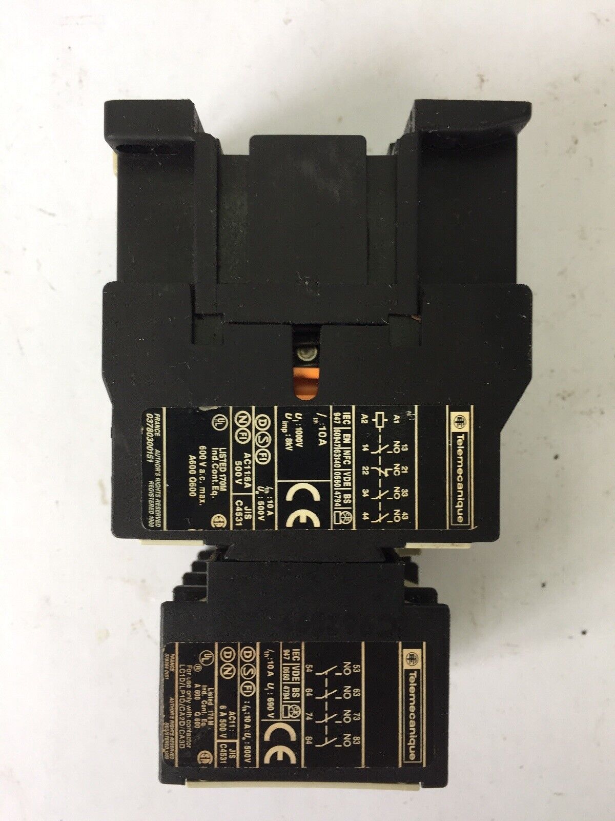 TELEMECANIQUE CA2DN31 CONTACTOR 600VAC COIL 120V WITH LA1DN40 AUXILIARY CONTACT