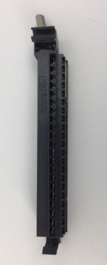 ALLEN BRADLEY 1492-CABLE025F USE W/1771-IAD,IBD,ICD,IGD,IND,OAD,OBD,OGD,OND