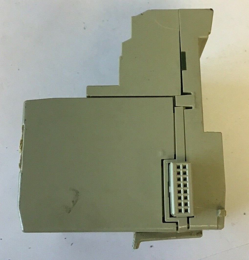 ALLEN BRADLEY 1794-IA8 INPUT MODULE SER.B W/ 1794-TBN/A TERMINAL BLOCK