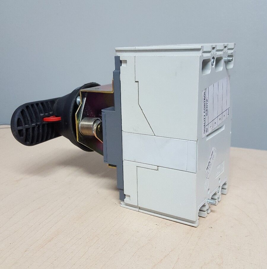 ABB E93565 TMAX 277-600Vac/500Vdc 15A 3P Circuit Breaker