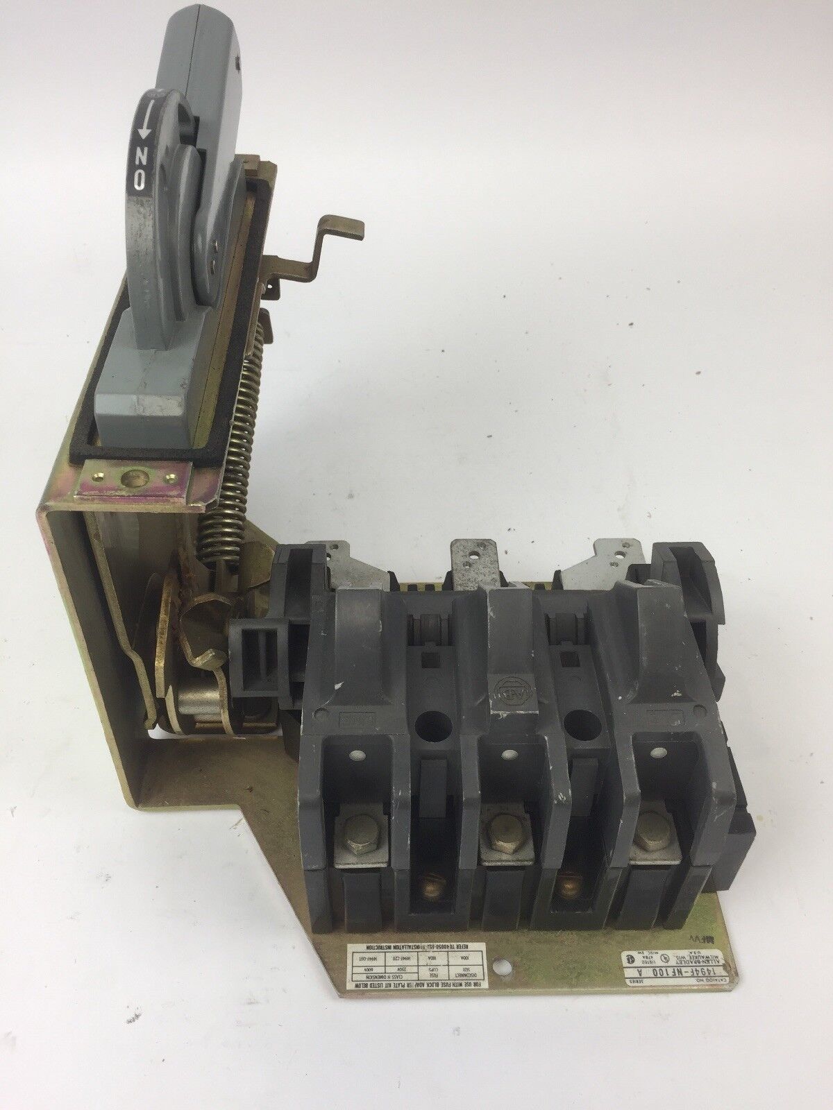 ALLEN BRADLEY 1494FNF100 DISCONNECT SWITCH 1494FC211 FUSE BLOCK ADAPTOR