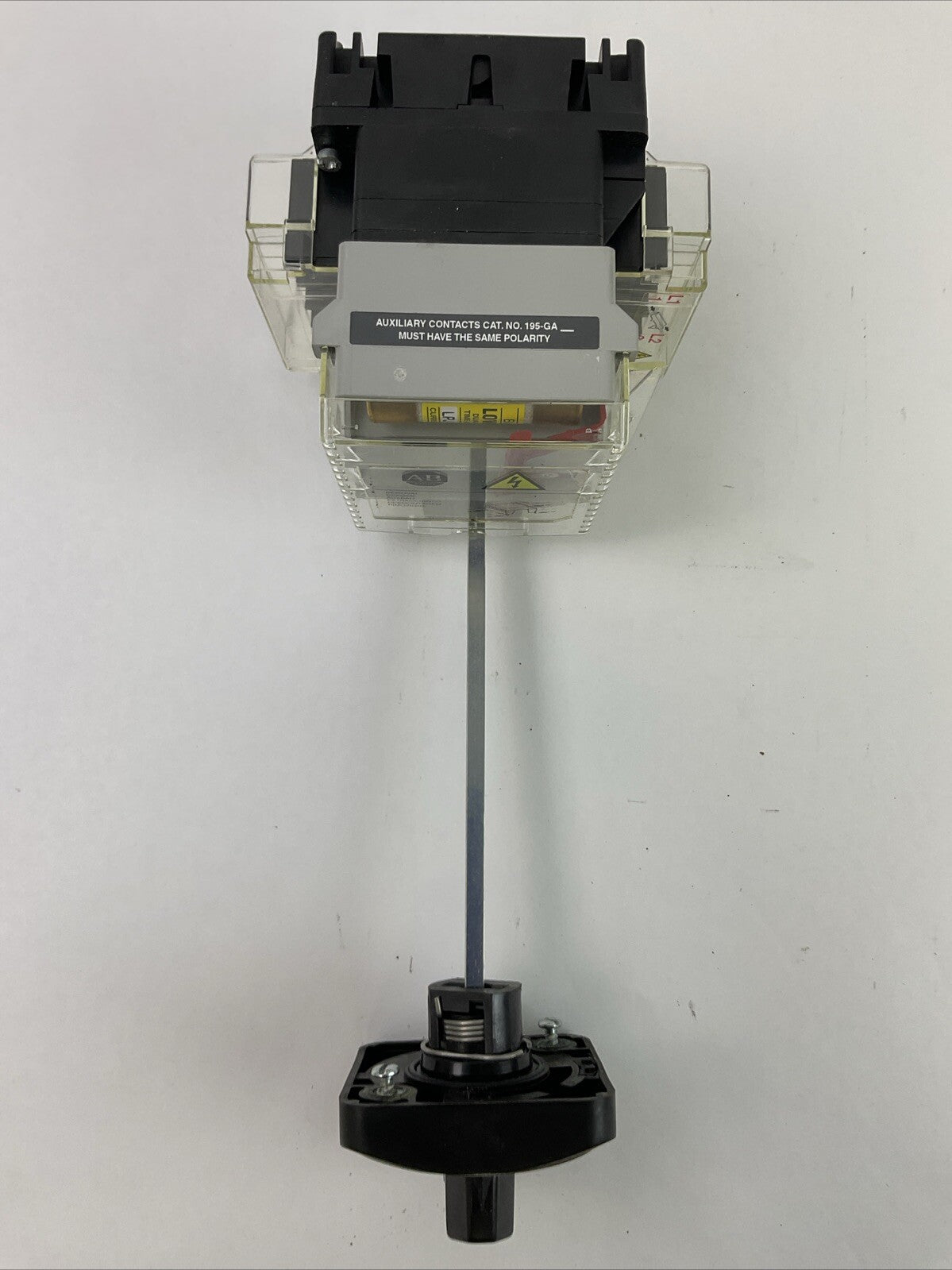 ALLEN BRADLEY 194R-NJ030P3 SER B DISCONNECT SWITCH 194R-HS4 SER A OPERATING HAND