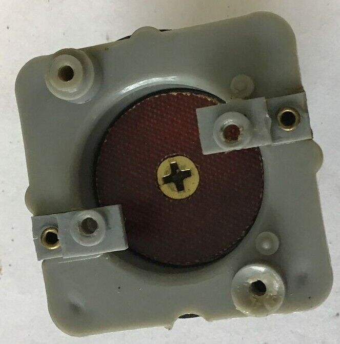 REES L-14 PUSH BUTTON/ YELLOW BUTTON/ PLASTIC HOUSING****LOTOF3****