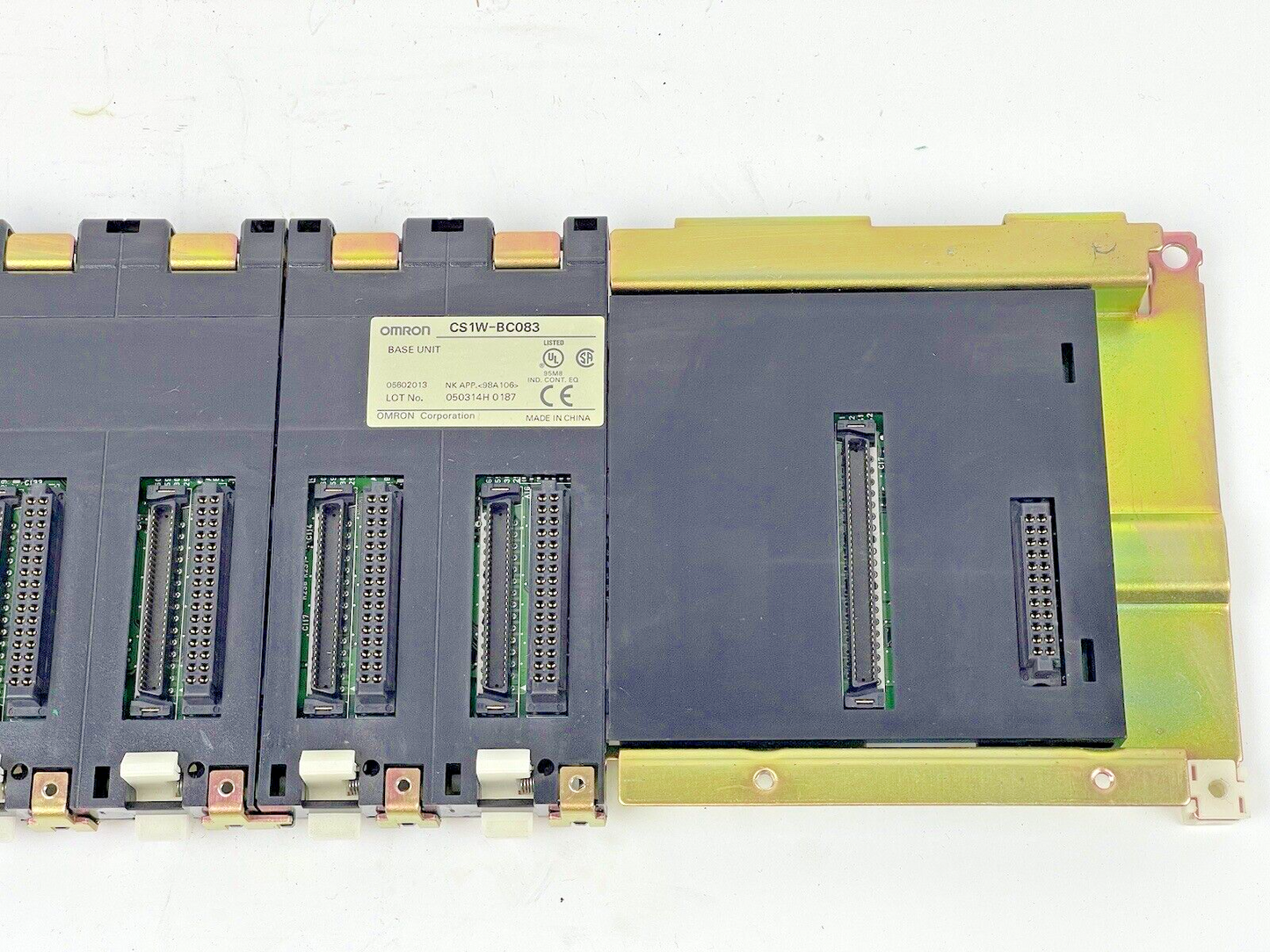 OMRON - CS1W-BC083 -  CPU BACKPLANE WITH C200H I/O BUS 8 I/O SLOTS - BASE UNIT