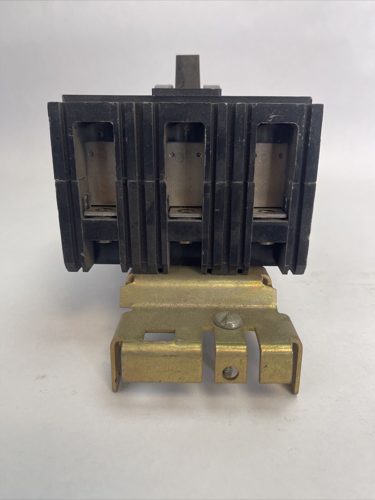 SQUARE D FH36020 MOLDED CASE CIRCUIT BREAKER 20A 600VAC 250VDC 3POLE SERIES 2