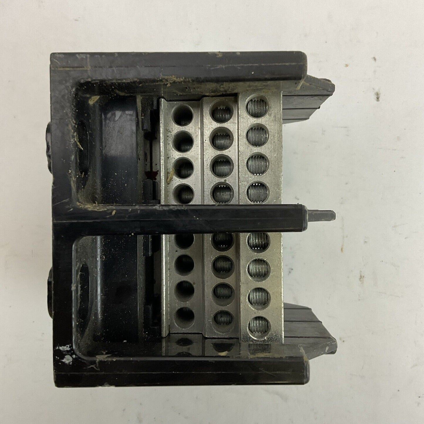 BUSS 16370-2 POWER DISTRIBUITION BLOCK 310A 600V