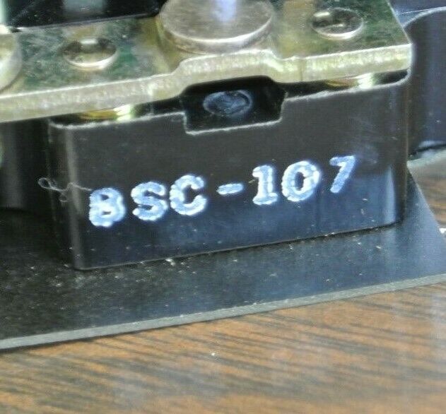 ALLEN-BRADLEY 801-BSC107 / PUSH-TYPE LIMIT SWITCH / 1 N.O., 1 N.C. / NEW SURPLUS