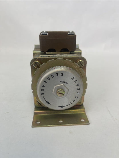 WESTINGHOUSE 1486567 TYPE AM TIME RELAY 600V FIXED CONTACTS COIL 440V 60CY