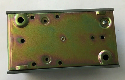 SQUARE D 9001 BG-107 SURFACE MOUNTED STATION UNIV. PUSHBUTTON W/O INSERT SER.A