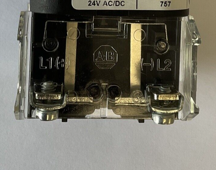 ALLEN BRADLEY 800T-QA24GD1 PUSHBUTTON GREEN SER.T 24VAC/DC