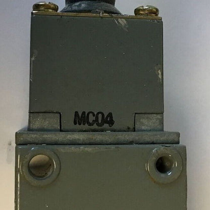ALLEN BRADLEY 802T-WSP OILTIGHT LIMIT SWITCH SER.H W/40146-113-53 OPERATOR HEAD