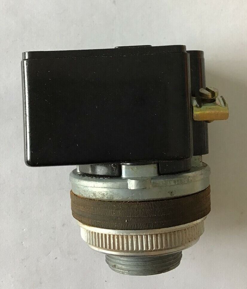 SQUARE D KP-7 PILOT LIGHT 240V 60HZ SER.A