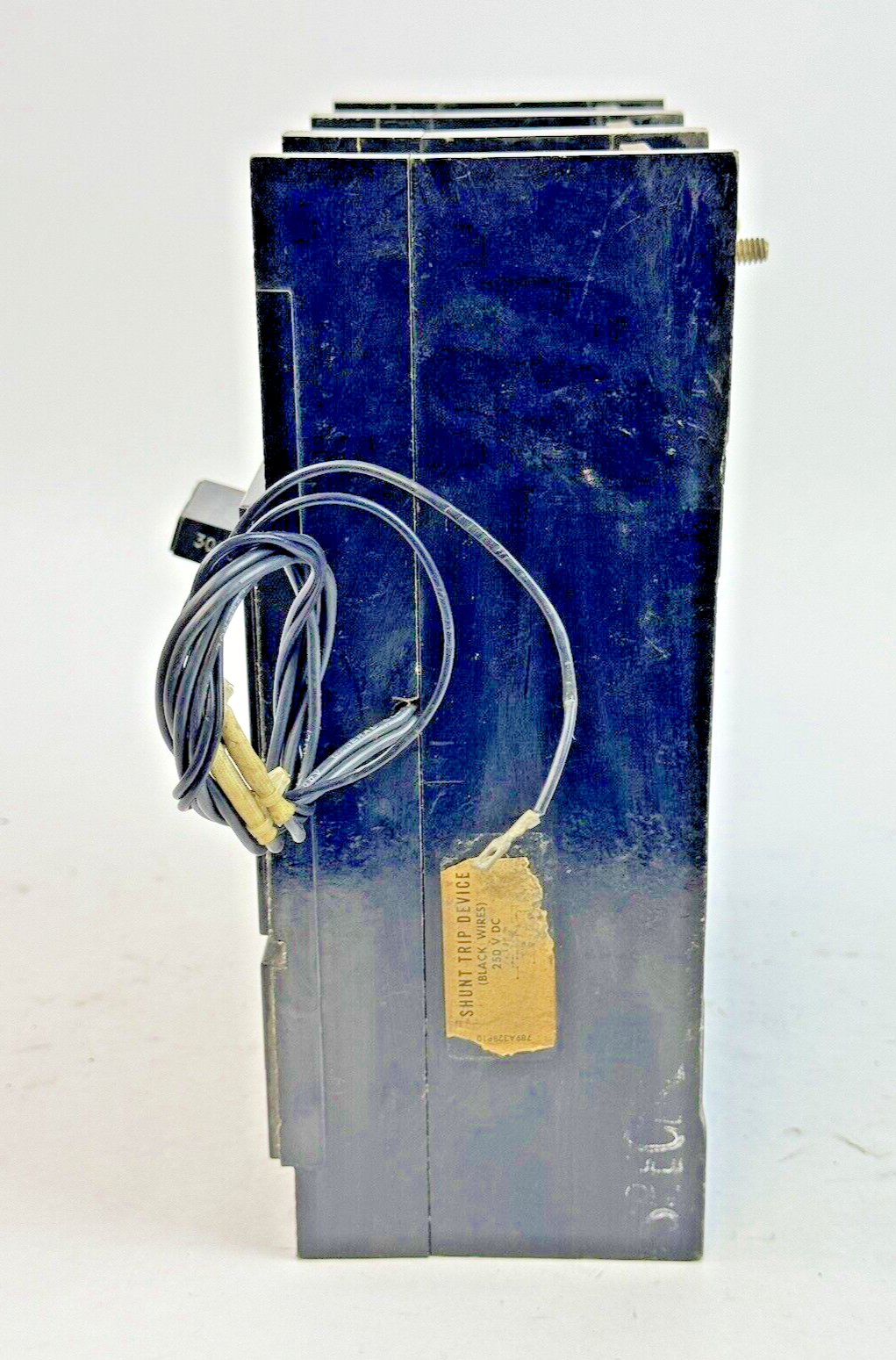 GE - TJJ436300 - CIRCUIT BREAKER W/ 300A TRIP, AUX, SHUNT - 300A, 600VAC, 3 POLE