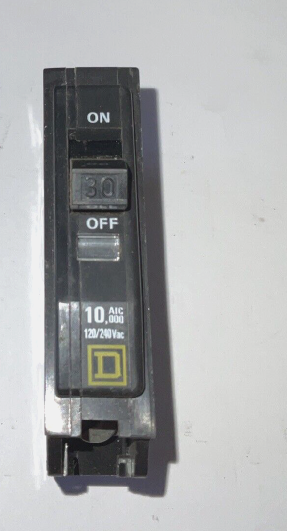 SQUARE D QO130 CIRCUIT BREAKER 120/240VAC 1POLE ***LOTOF9***