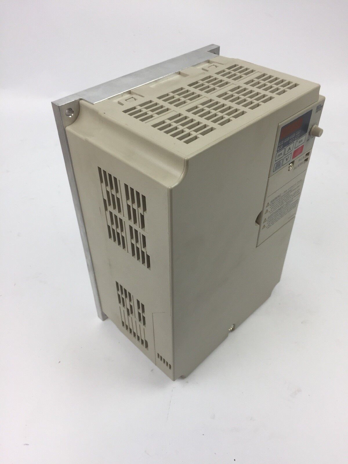 YASKAWA ELECTRIC CIMR-V7RU45P50 OUTPUT 0-460VAC 14.8A INPUT 380-460VAC 19.6A 3PH