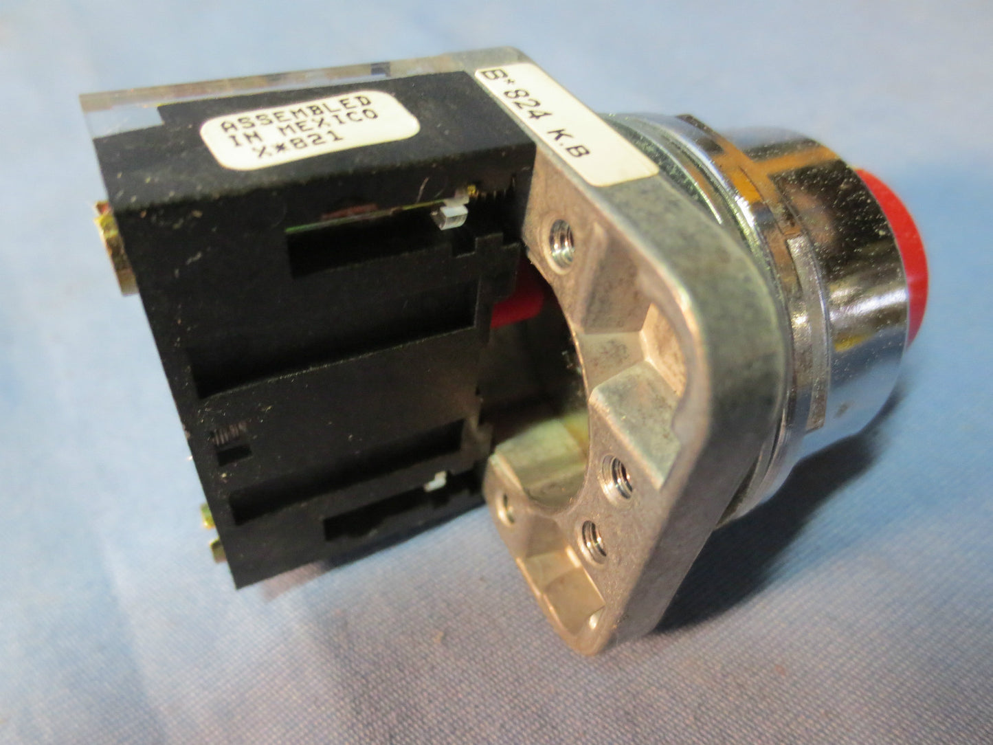 FURNAS / SIEMENS 52PA8B2 PUSH BUTTON, RED, Ser. F