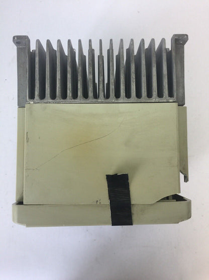 ALLEN BRADLEY 1305-BA06A AC DRIVE INPUT 380-460V 5.8A OUTPUT 380-460V 6.0A 3HP
