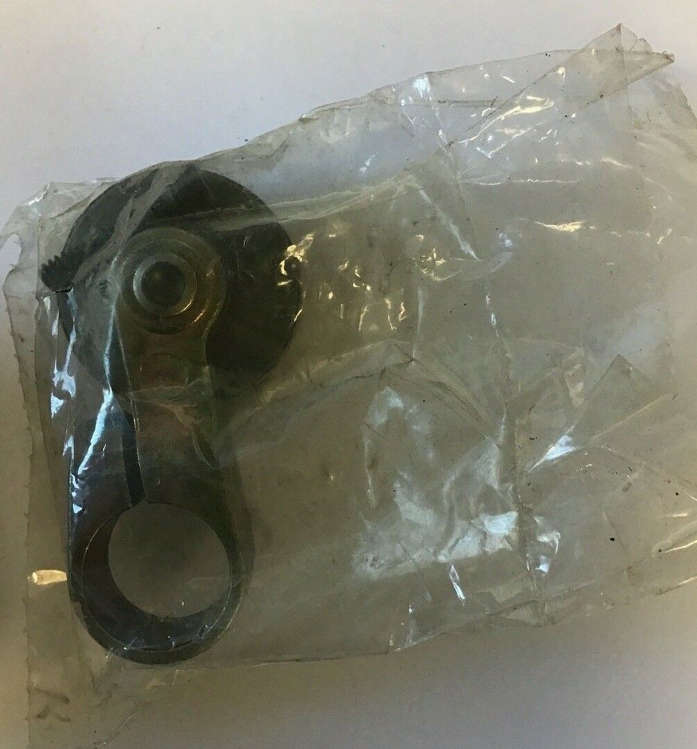 SQUARE D CLASS 9007 TYPE B14 LEVER ARM 1 1/2"L, 1 3/8"DIA, 1/2"W STEEL ROLLER