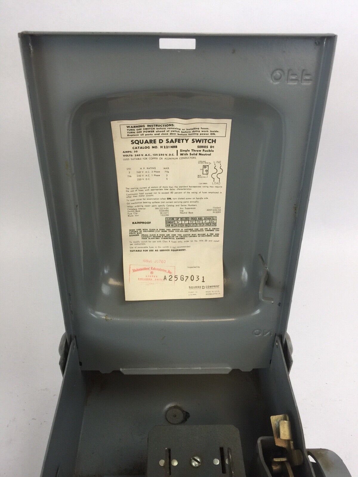 SQUARE D H221NRB SERIES D1 FUSIBLE SAFETY SWITCH 30A 240VAC 125/250VDC 2POLE