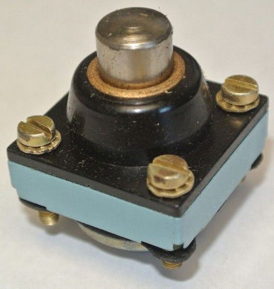 TELEMECANIQUE XCK-D10 LIMIT SWITCH PLUNGER-TYPE HEAD - NEW SURPLUS