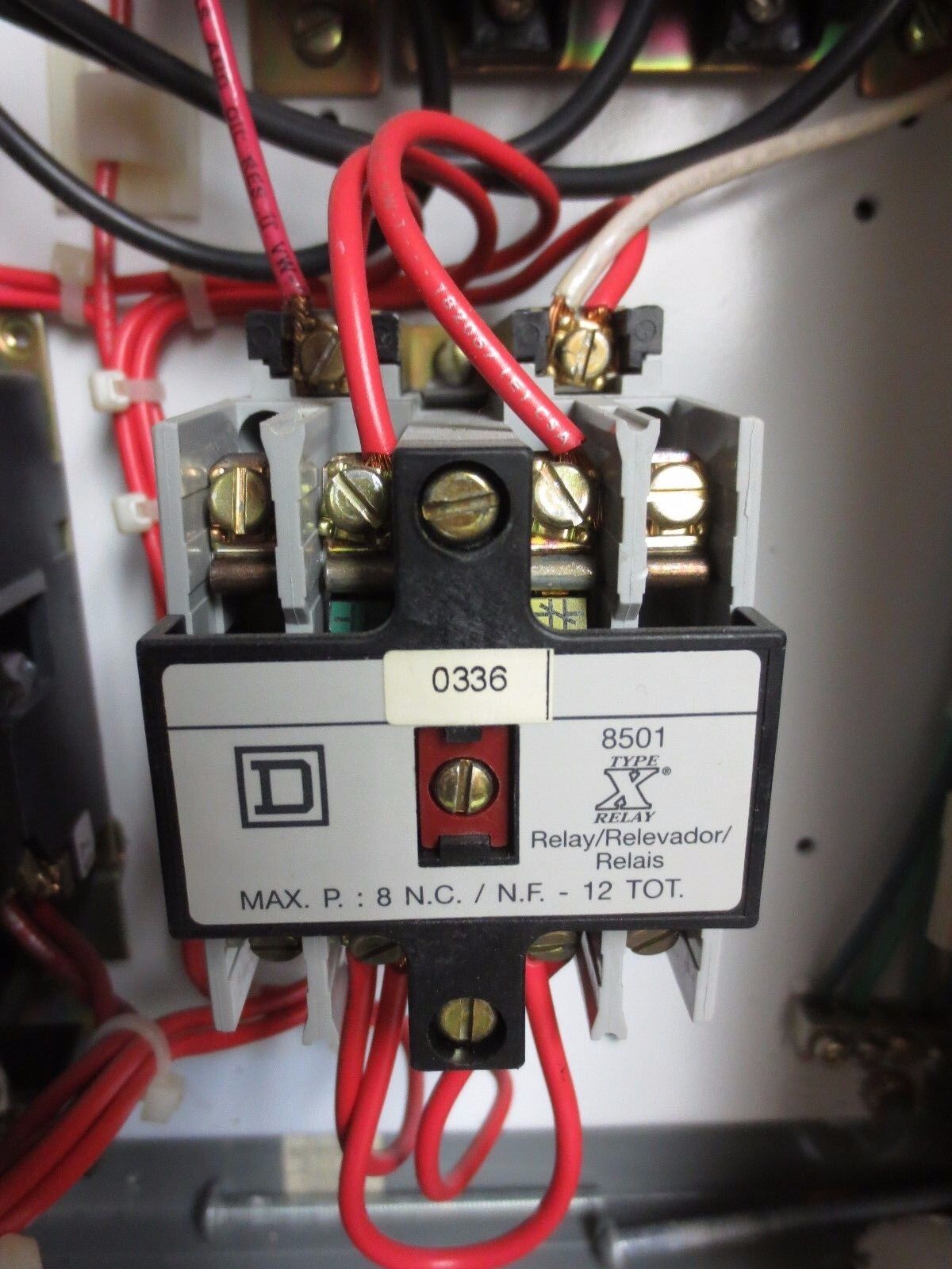 SQUARE D 8903SM011 LIGHTING CONTACTOR + 9422TCF33 = 8903SMG71V02CFR6X22