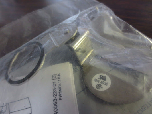 ALLEN-BRADLEY 800E-ASL3C LOCKING ATTACHMENT - NEW SURPLUS