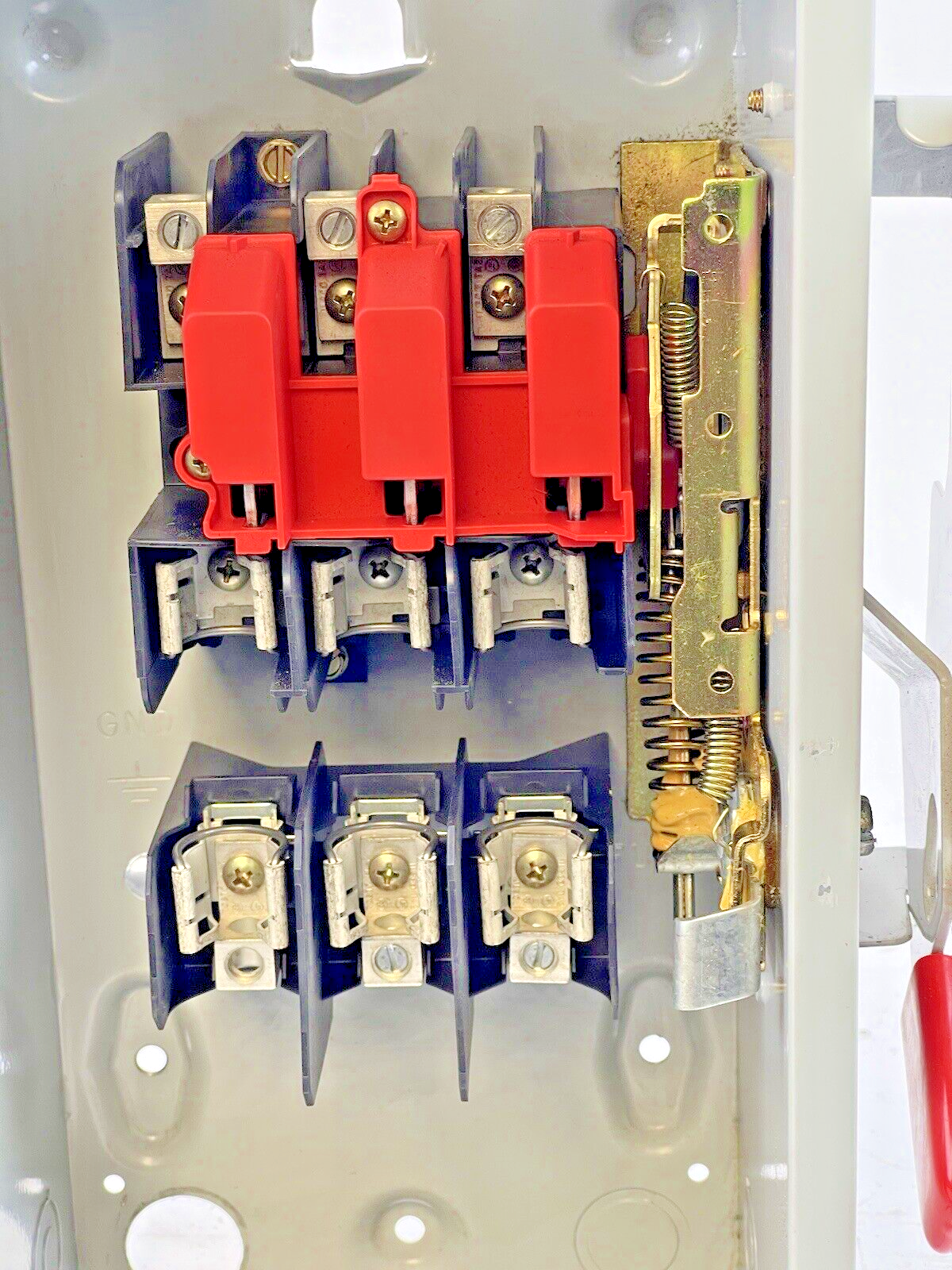SIEMENS - GF322NR -  RAINPROOF SAFETY SWITCH - 3 POLE, 60A, 240 VAC, TYPE 3R
